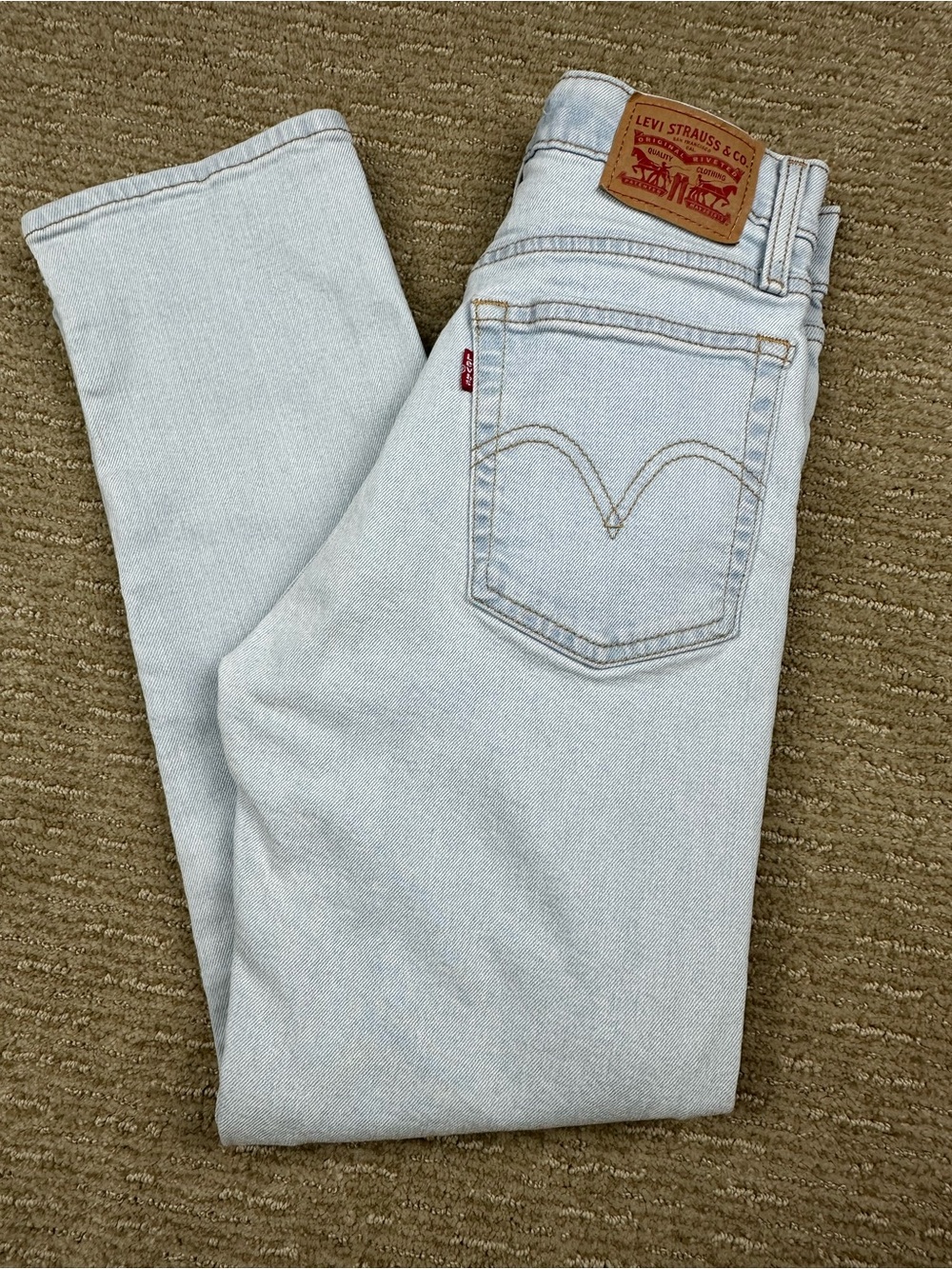 Levi’s Wedgie Straight Light Wash High Rise Vintage Fit Denim Jeans Normcore 24